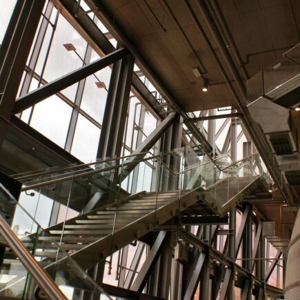 Industriële slaapkamer? Zo combineer je een boxspring met ruw industrieel design