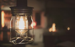 Zelf een industriële lamp maken van koper of staal