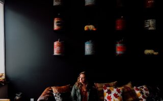 Hoe gebruik je zwarte accenten zonder dat het te donker wordt