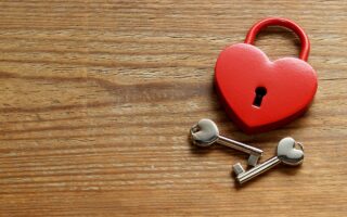 De mooiste combinaties van hout en metaal in meubels