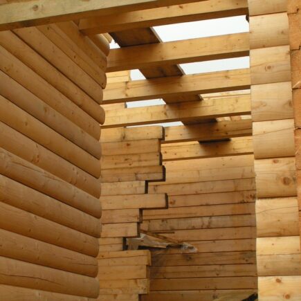 Hoe combineer je verschillende houtsoorten in één kamer?