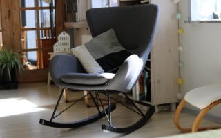 Hoe combineer je leren meubels met zachte stoffen?